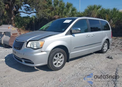 2011 Chrysler Town & Country Touring from USA, damaged, VIN 2A4RR5DG7BR775514